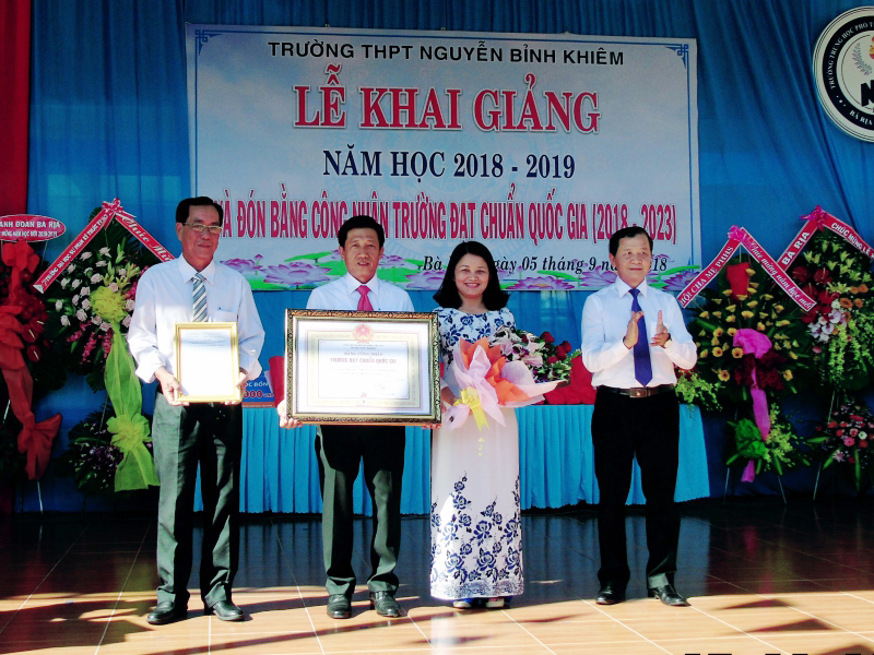 Trường THPT Nguyễn Bỉnh Khiêm vinh dự nhận công nhận trường chuẩn quốc gia